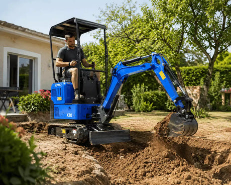 un homme sur une mini-pelle qui fait du terrassement
